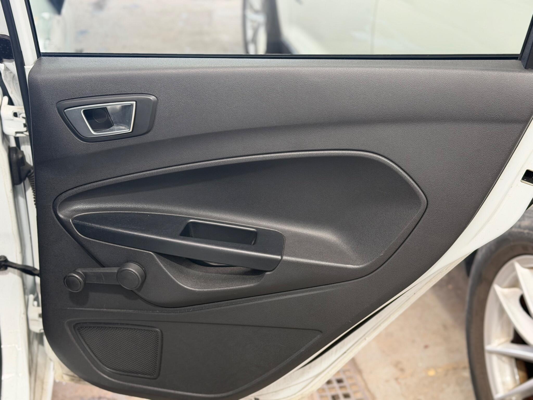 Ford Fiesta - Image 32