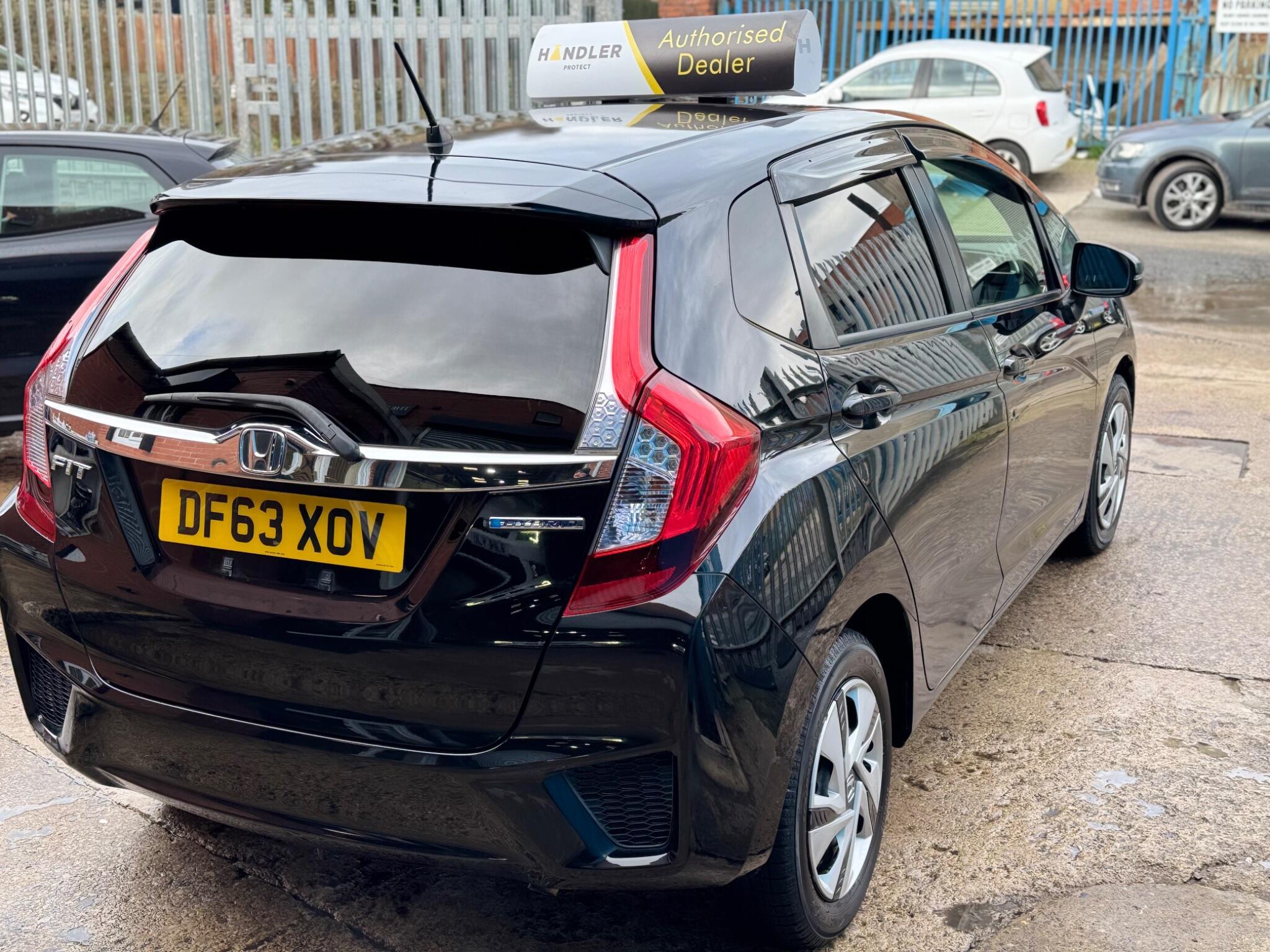 Honda FIT - Image 10