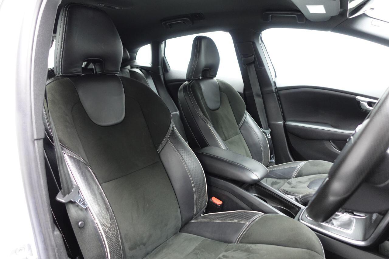 Volvo V40 - Image 18