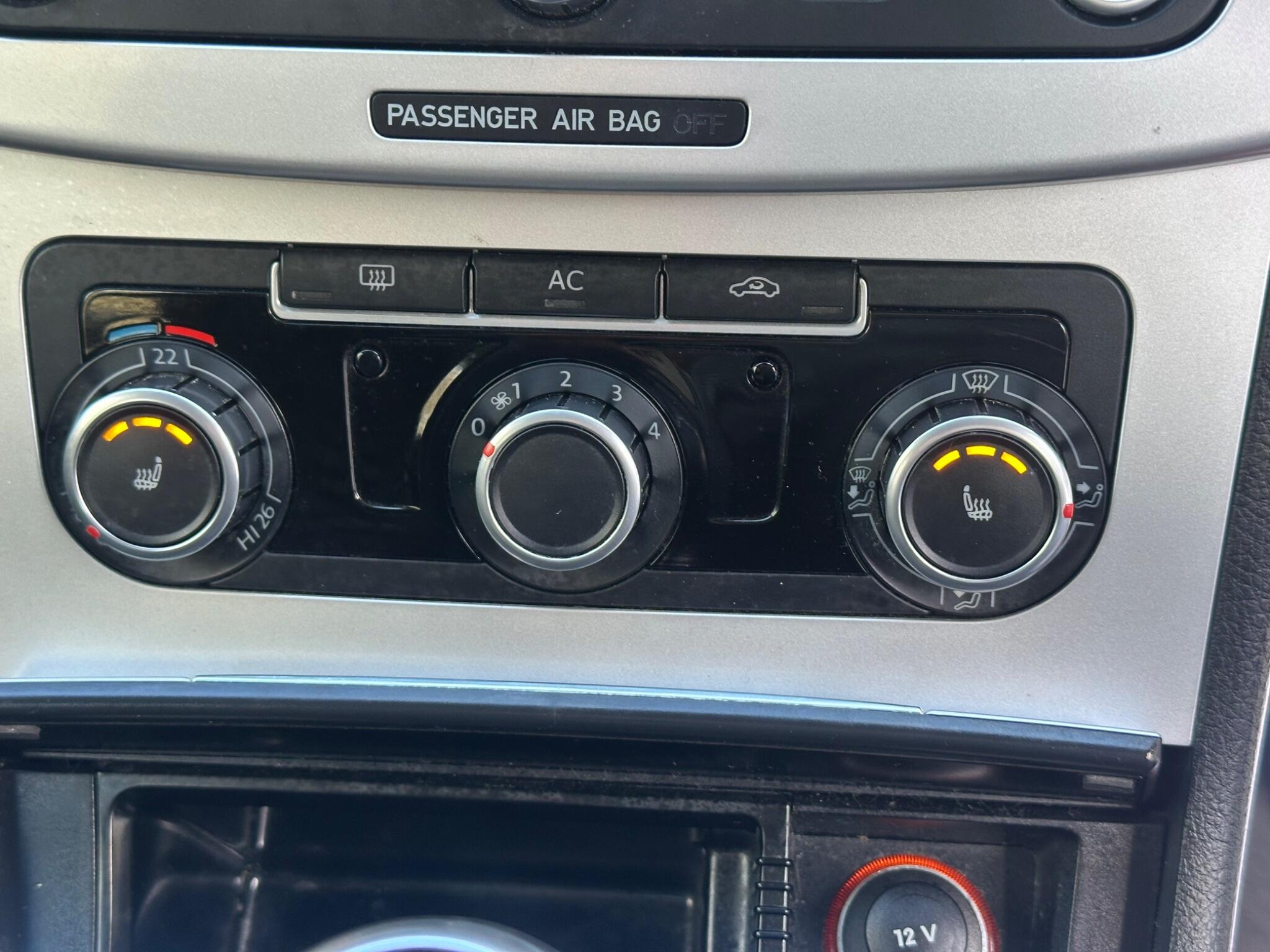 Volkswagen Passat - Image 35