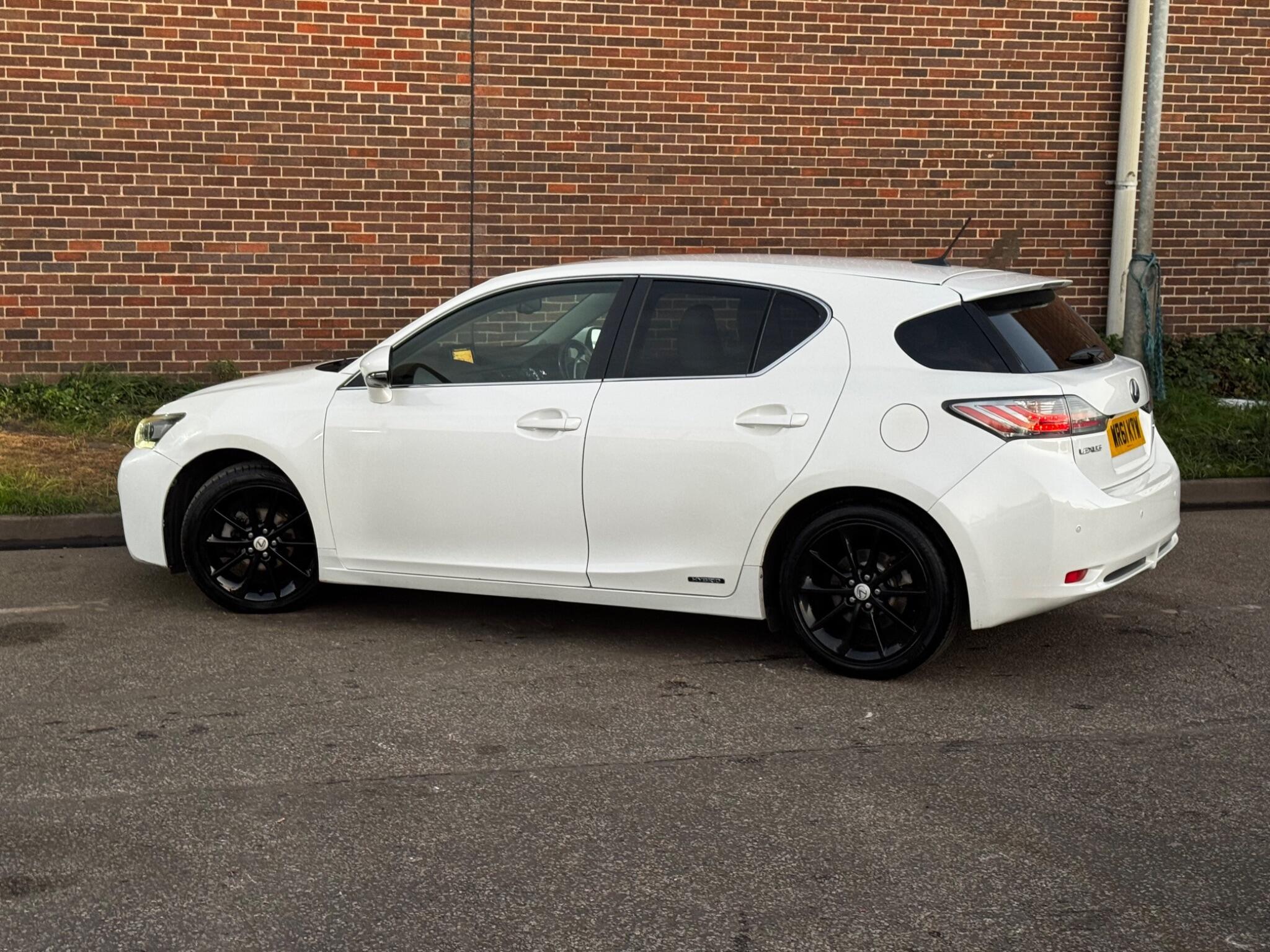Lexus CT - Image 13