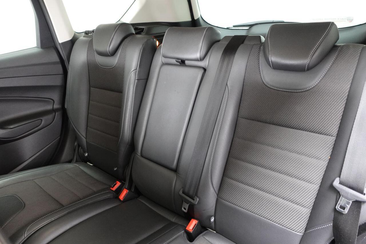 Ford Kuga - Image 20
