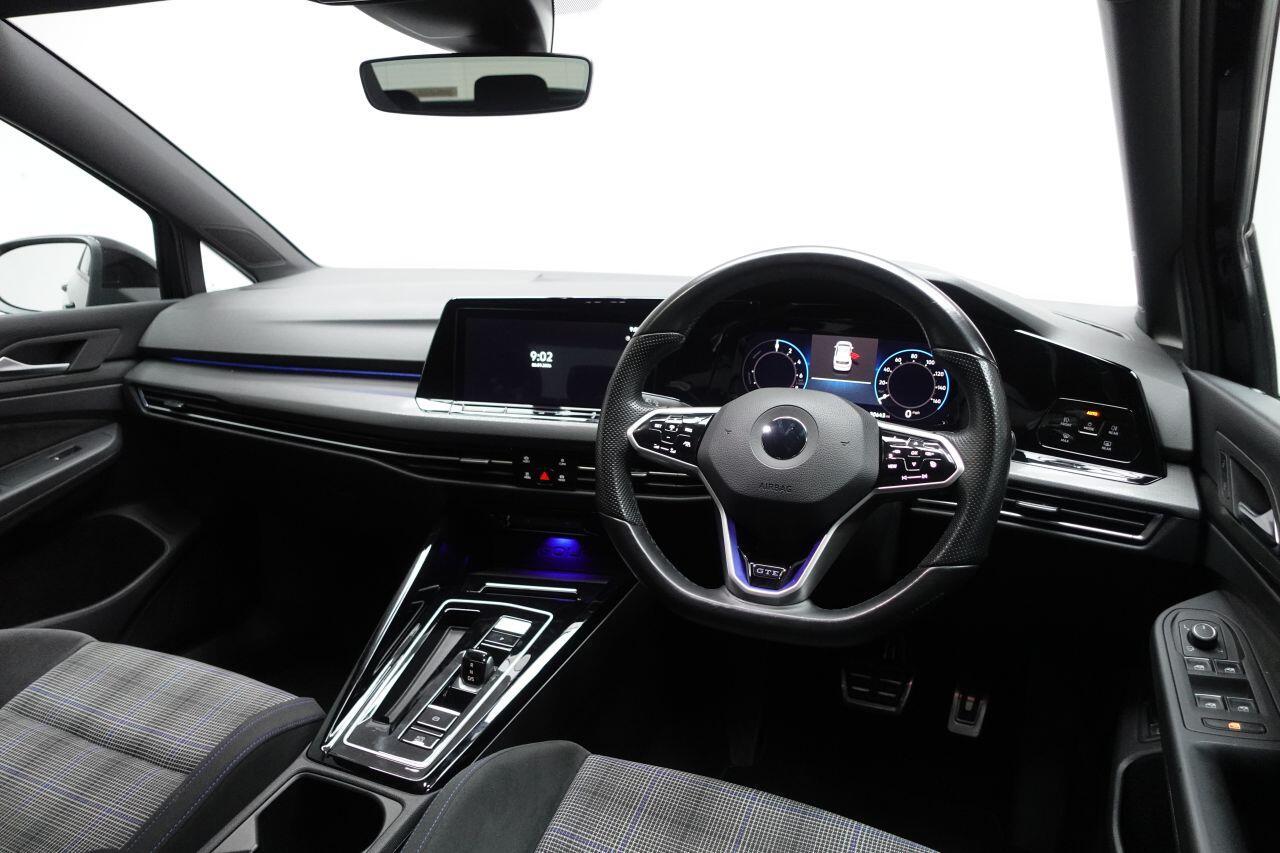 Volkswagen Golf - Image 17