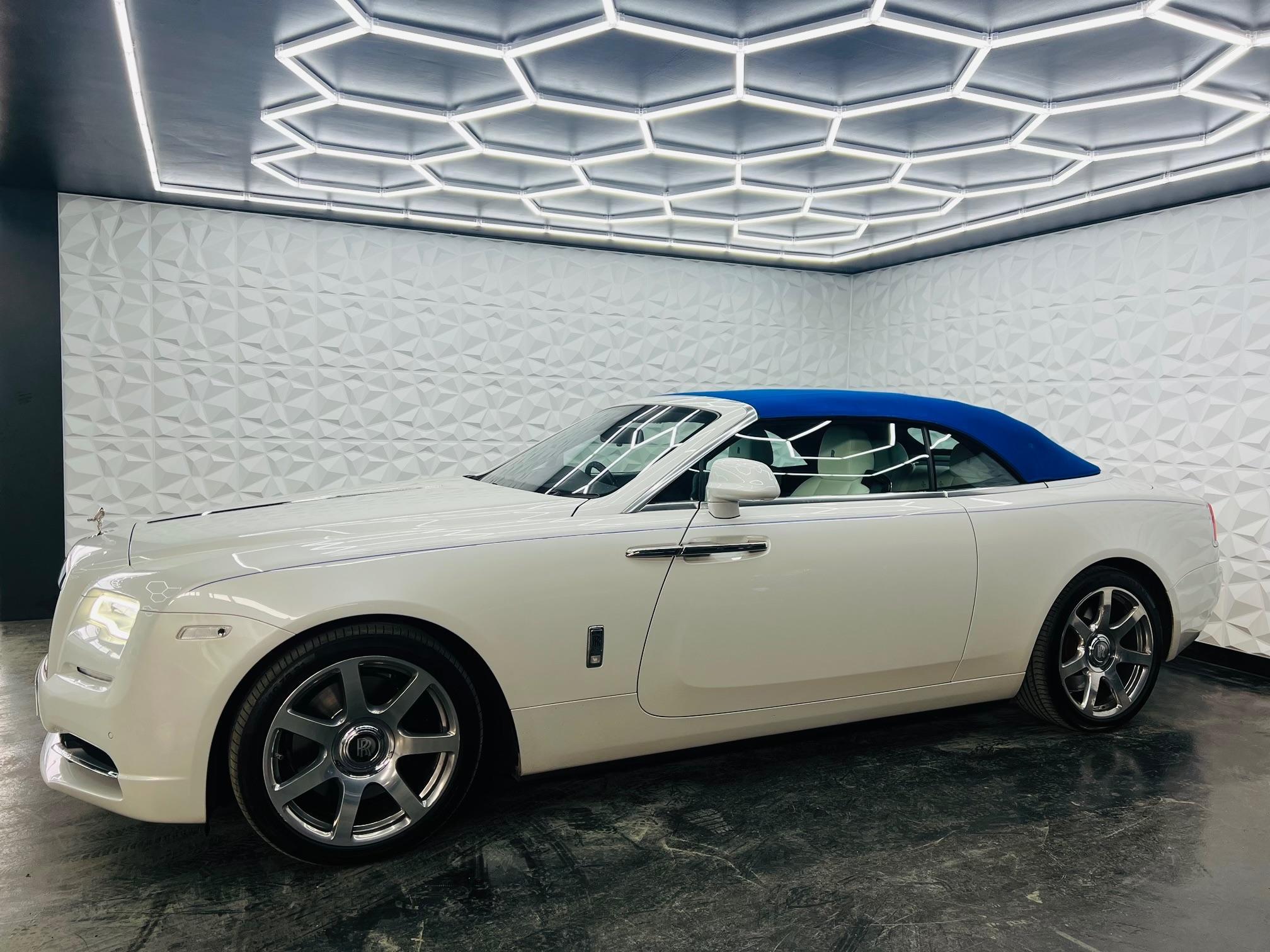 Rolls-Royce Dawn - Image 13