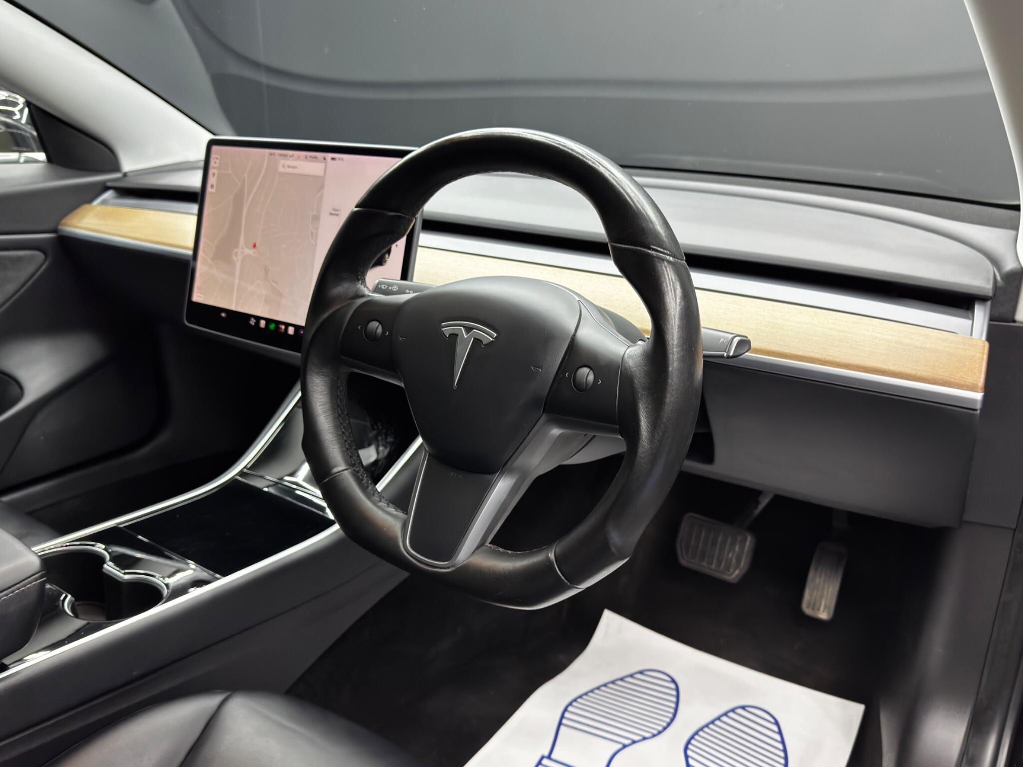 Tesla Model 3 - Image 9