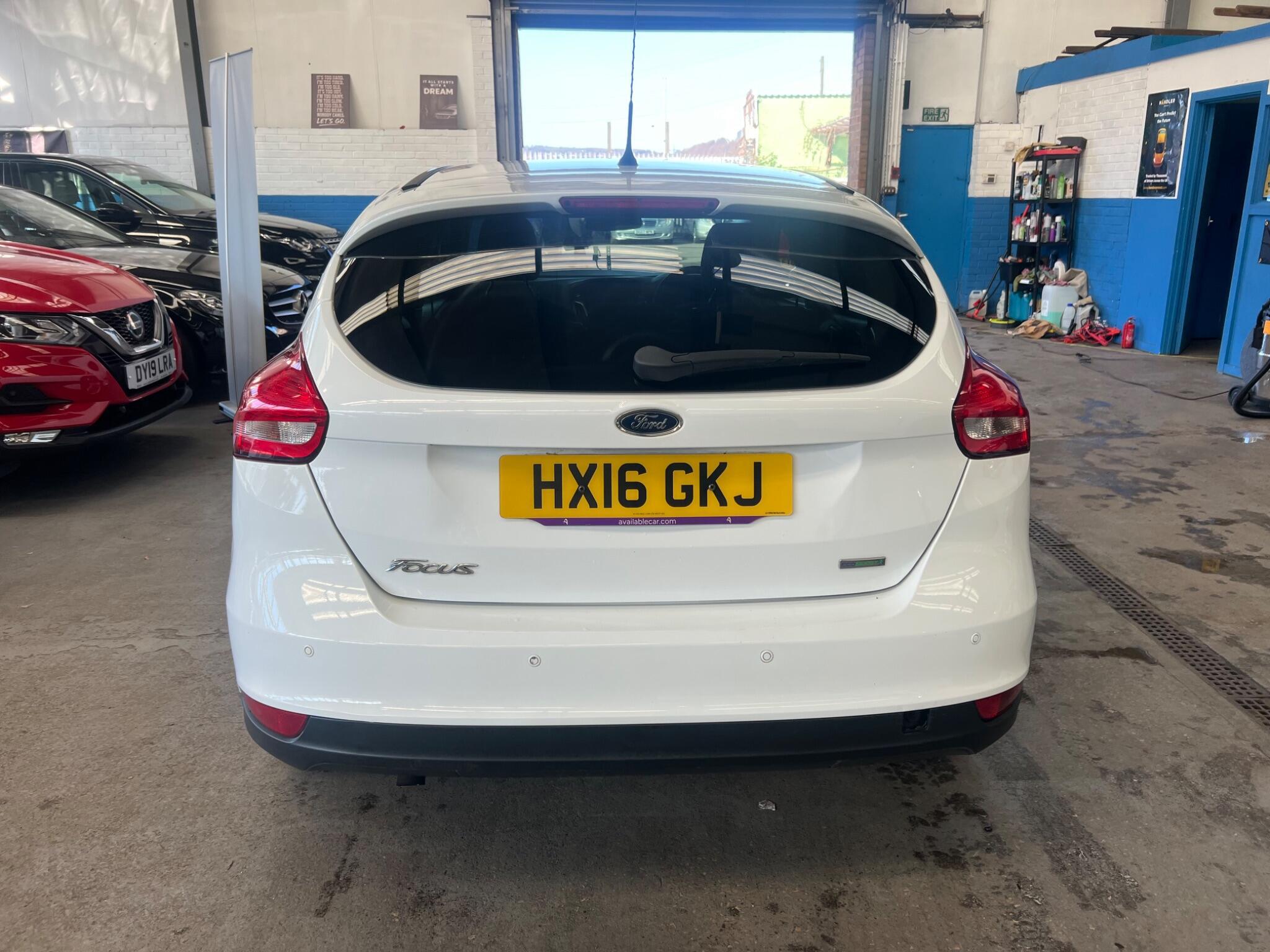 Ford Focus - Image 15