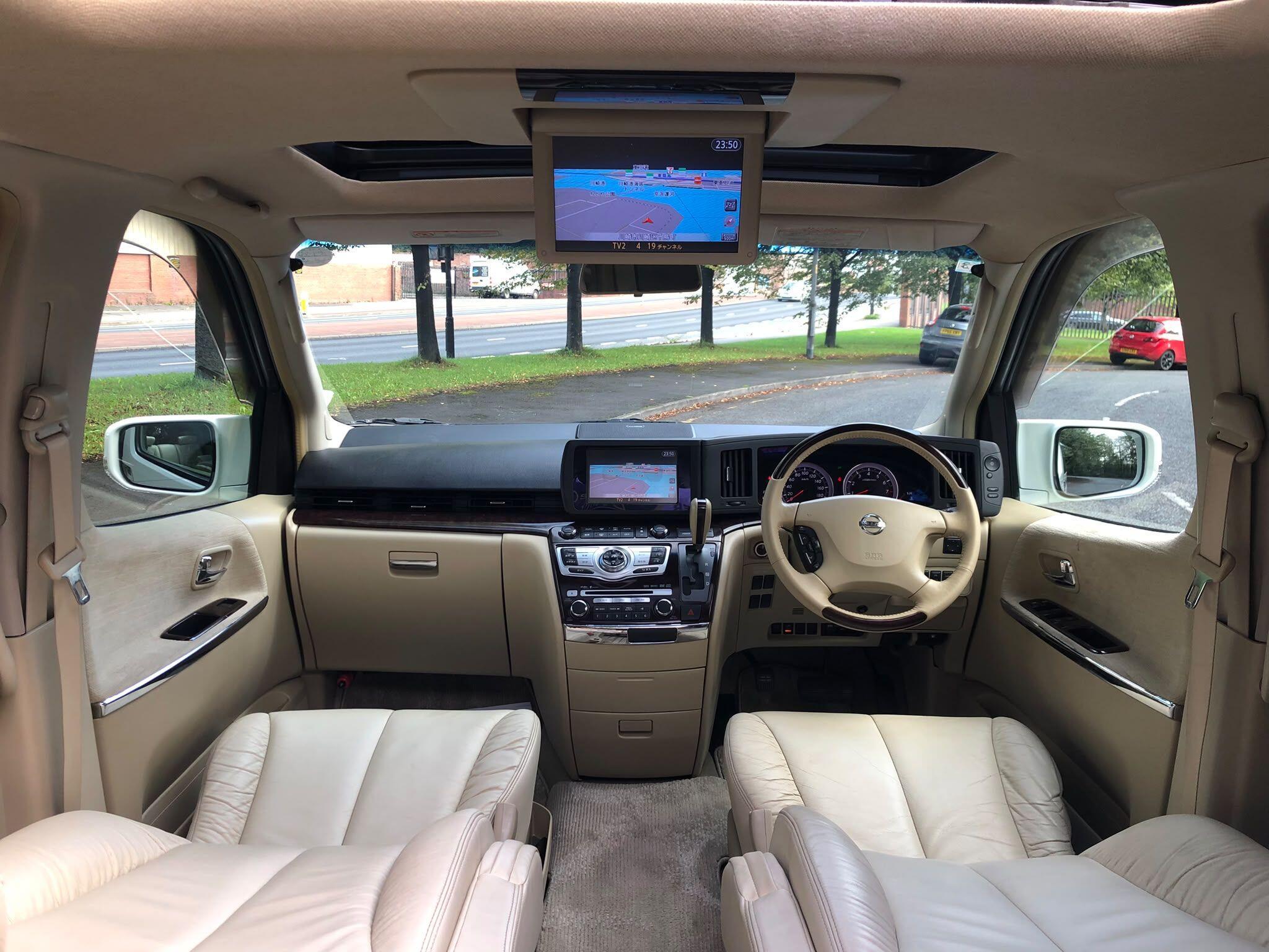 Nissan Elgrand - Image 15