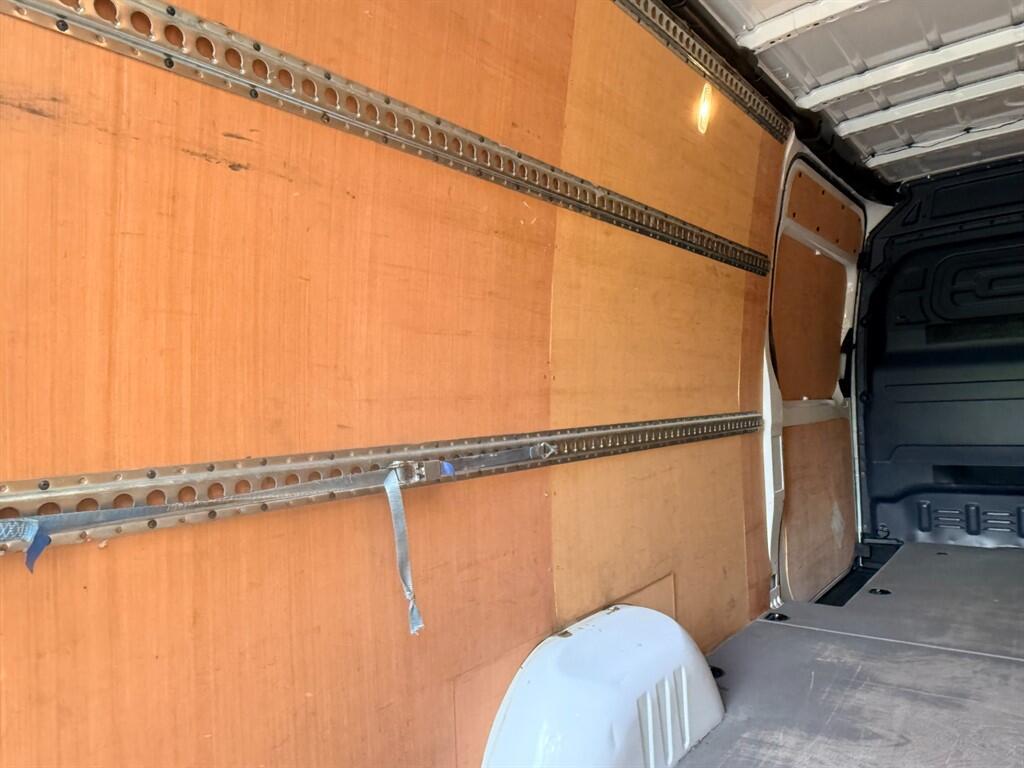 Mercedes Sprinter - Image 13
