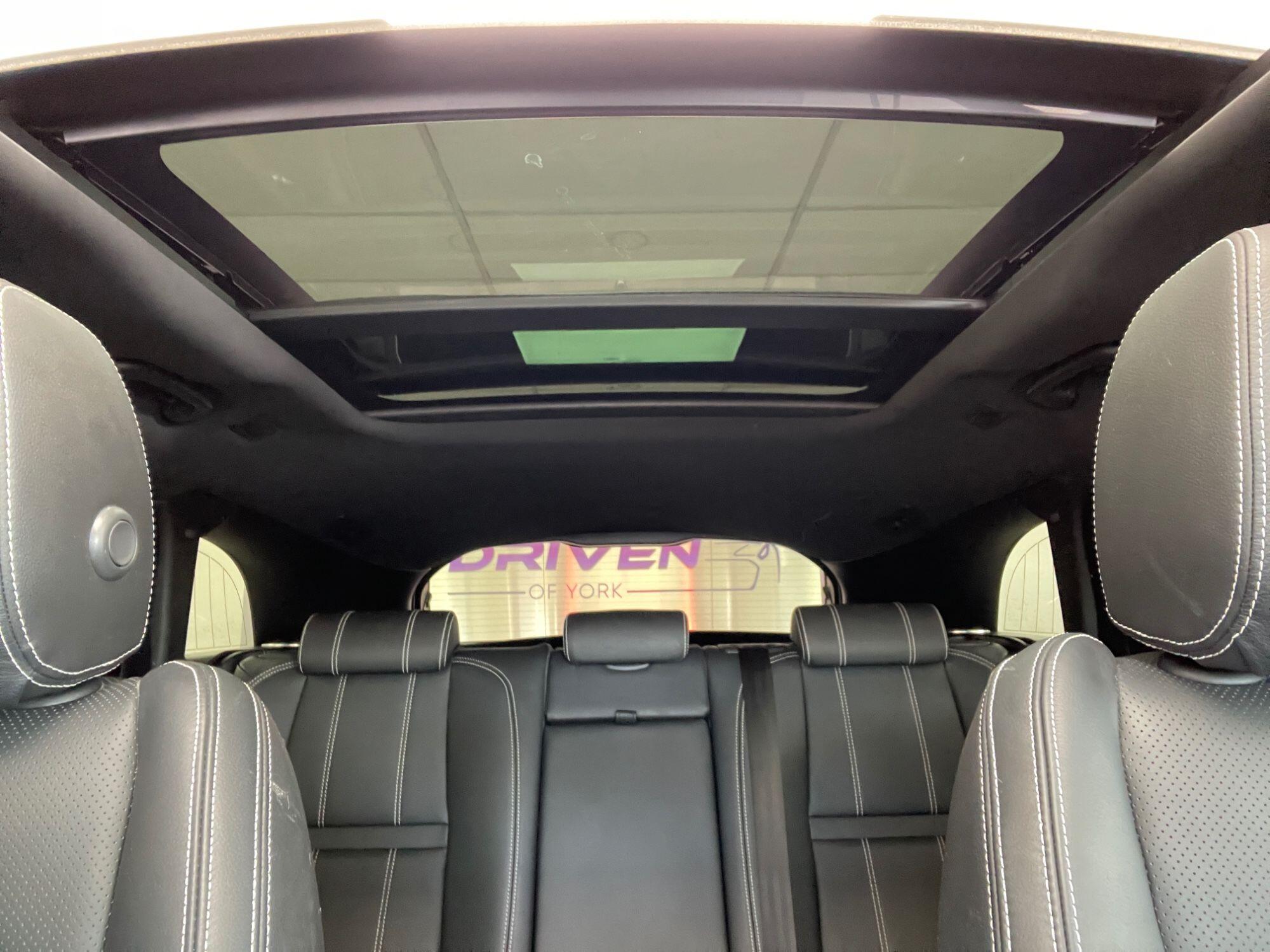 Land Rover Range Rover Velar - Image 55