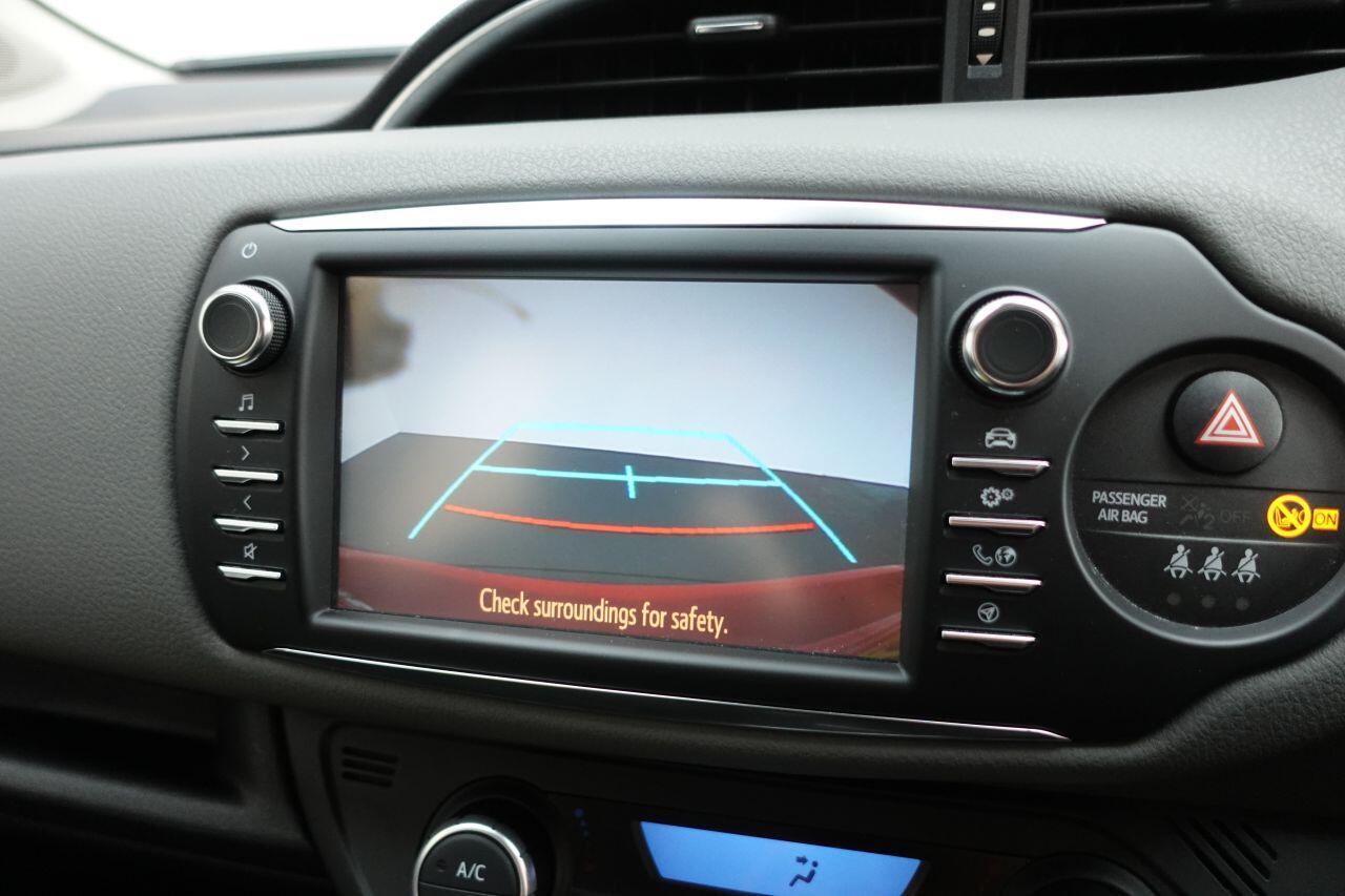 Toyota Yaris - Image 2
