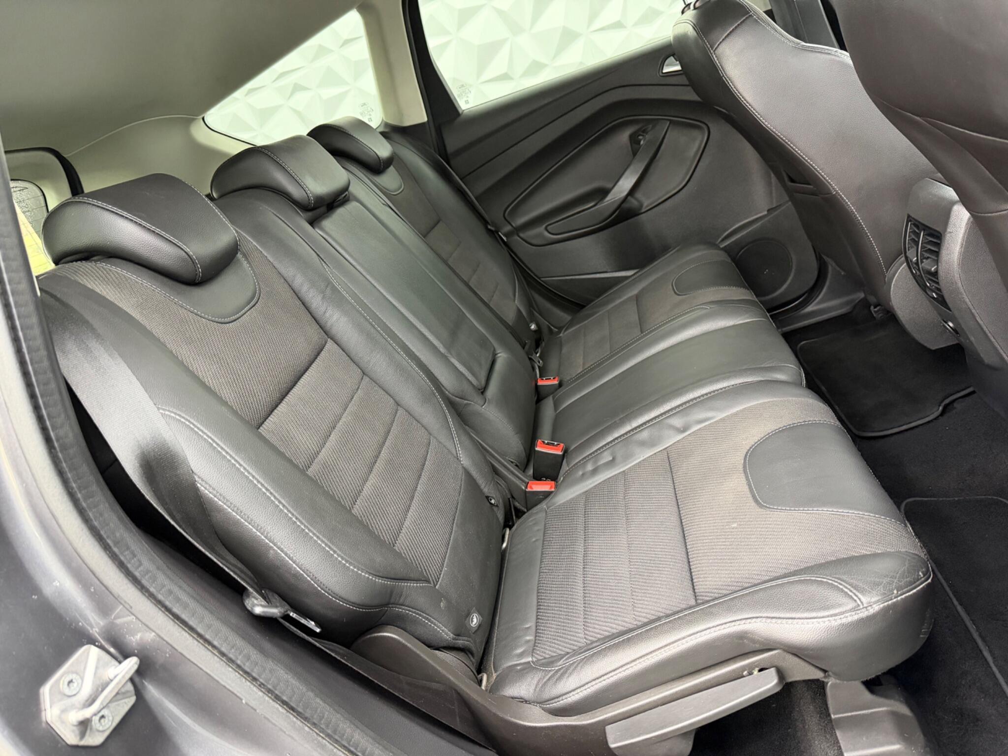 Ford Kuga - Image 18