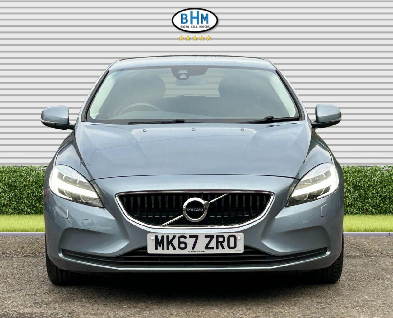 Volvo V40 - Image 2