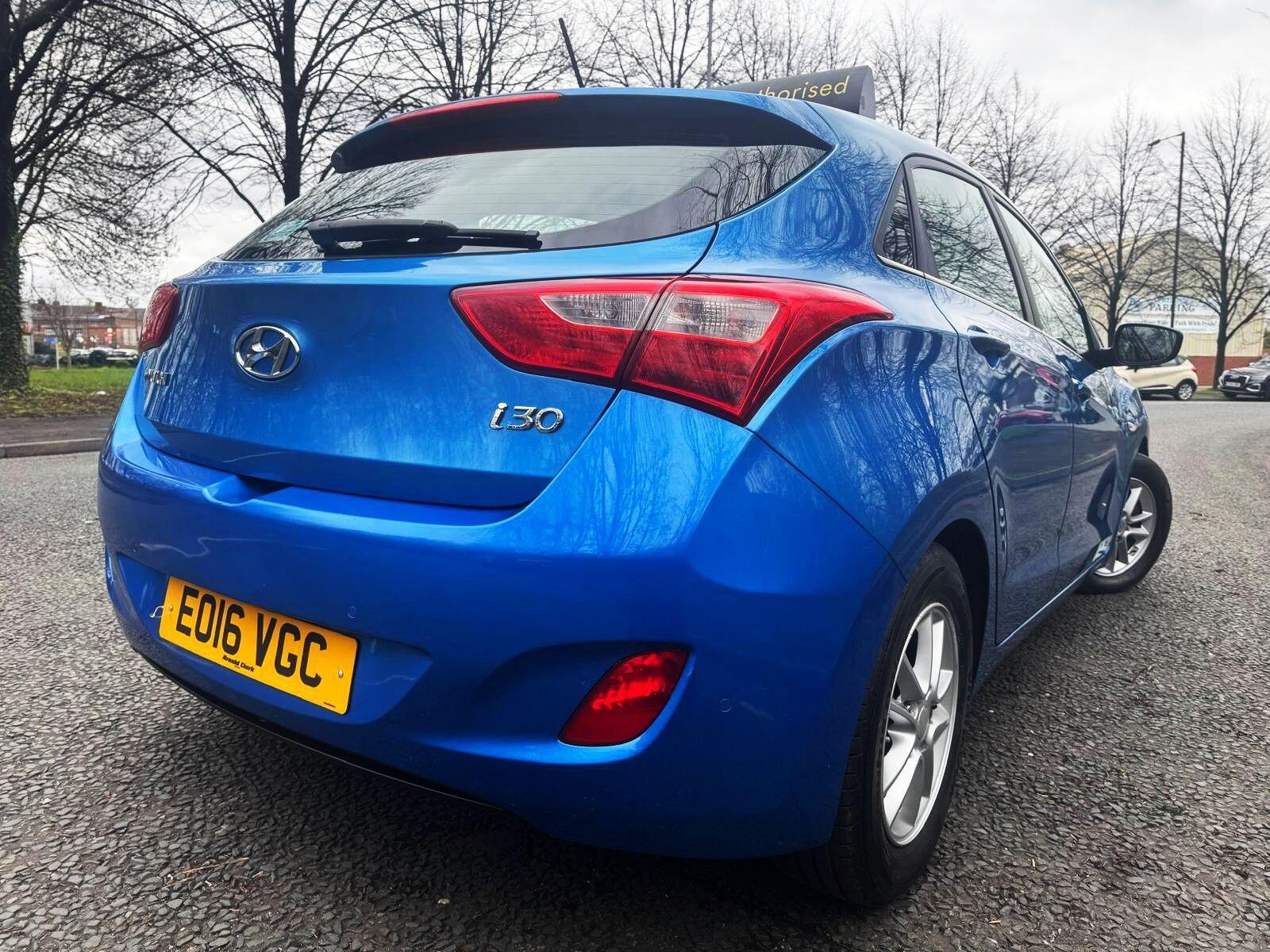 Hyundai i30 - Image 12