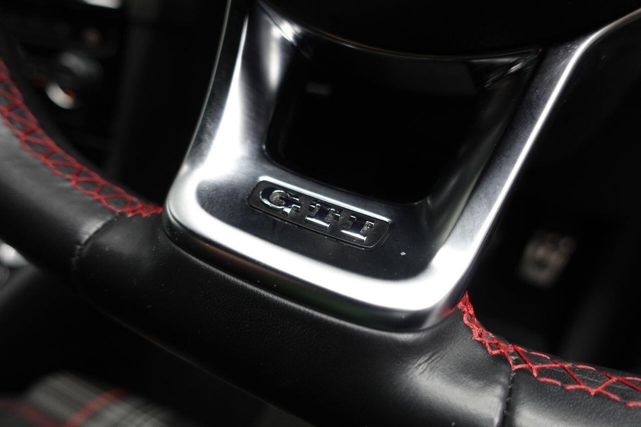 Volkswagen Golf - Image 36