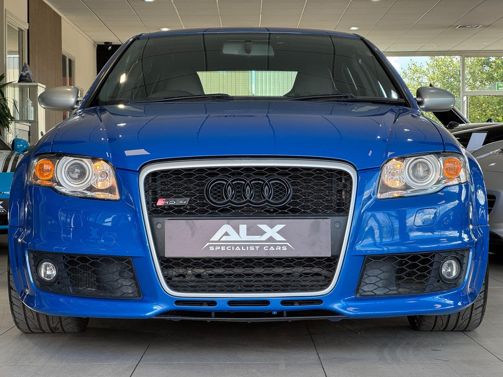Audi RS4 - Image 9