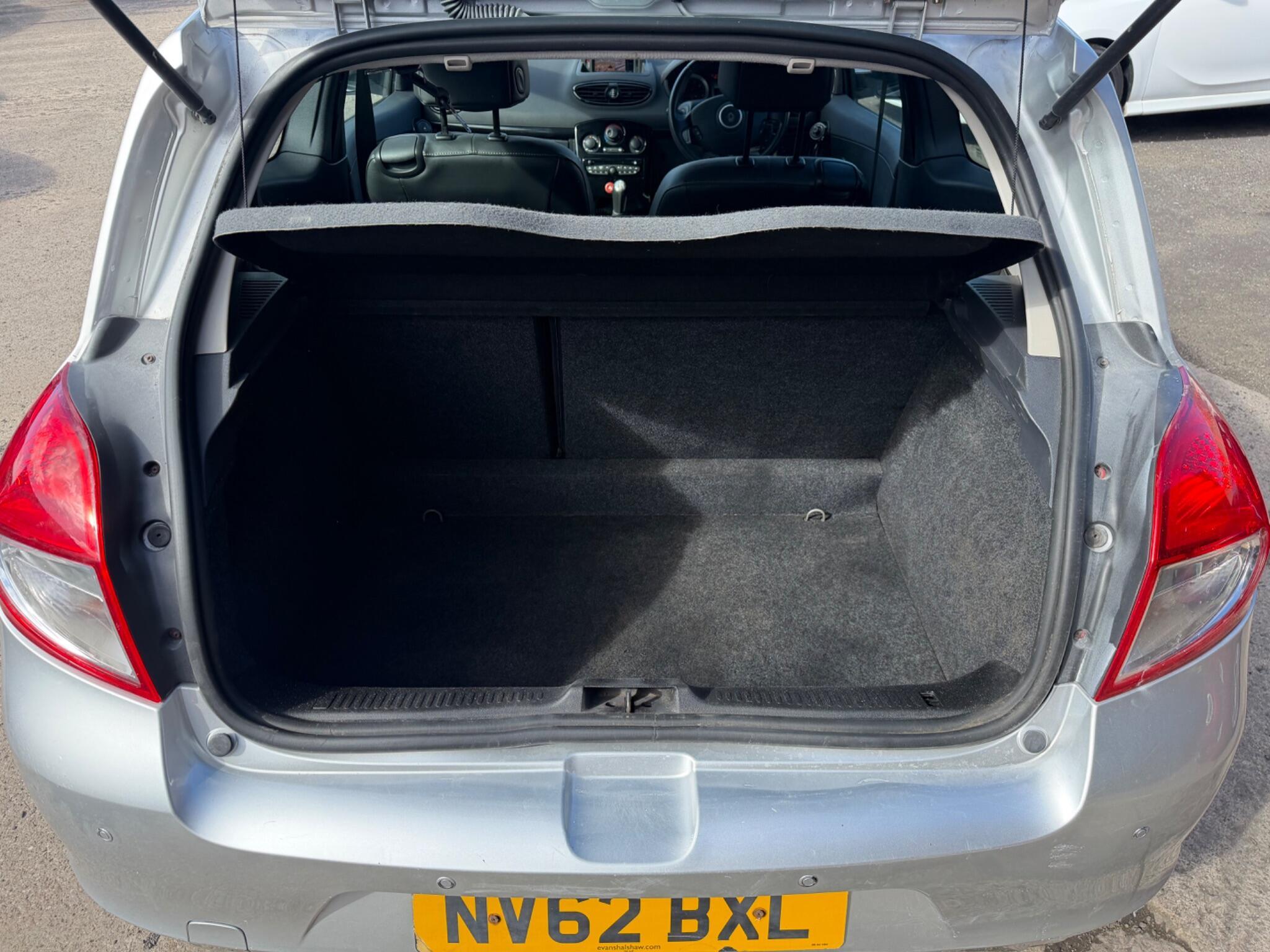 Renault Clio - Image 17