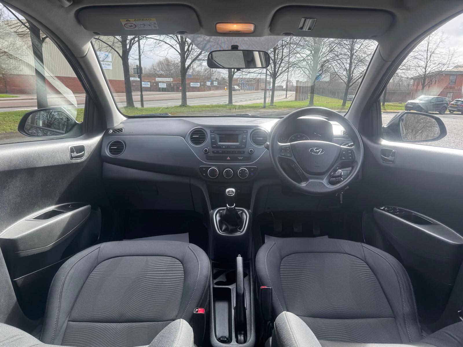 Hyundai i10 - Image 17