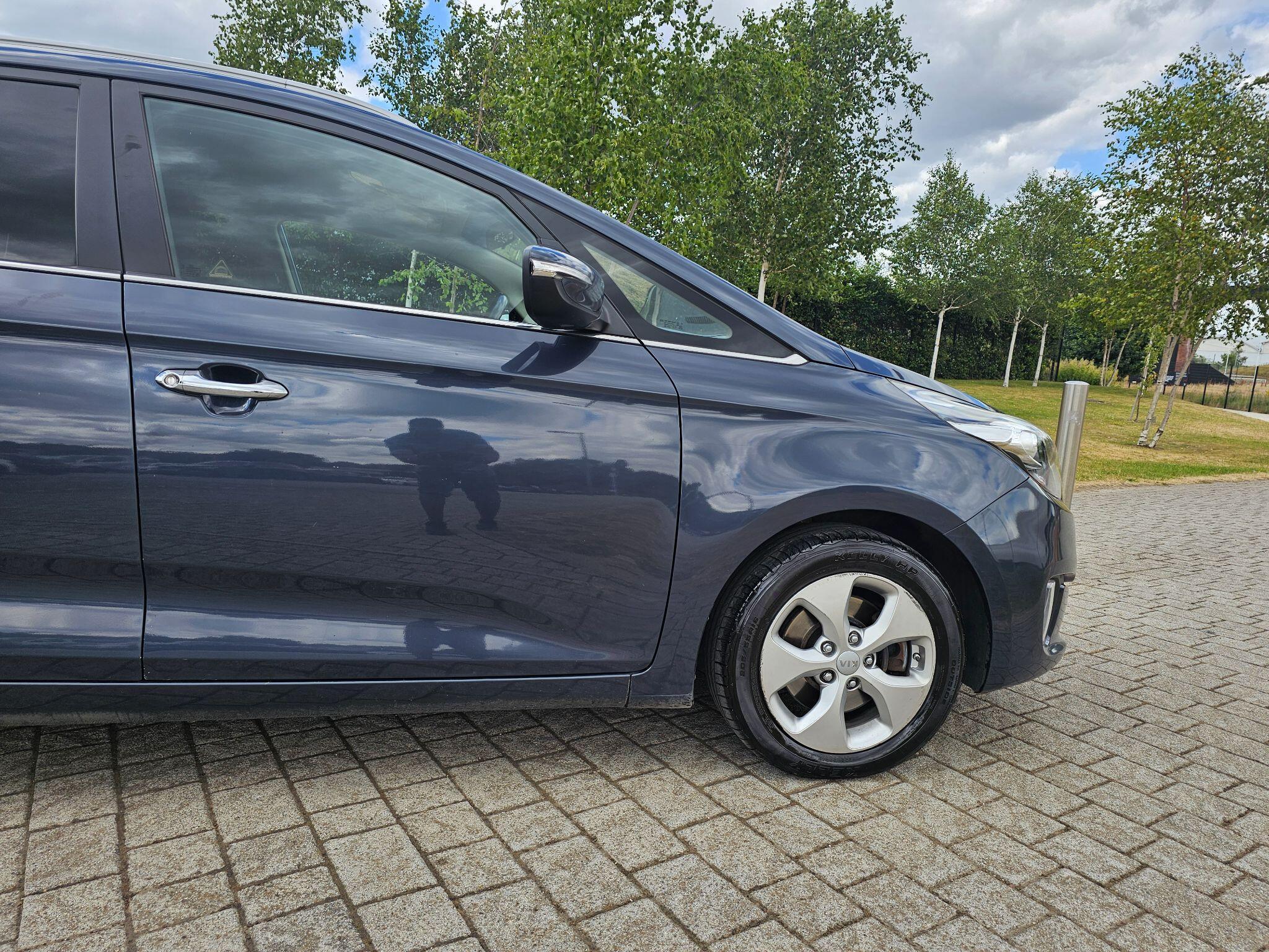 Kia Carens - Image 8