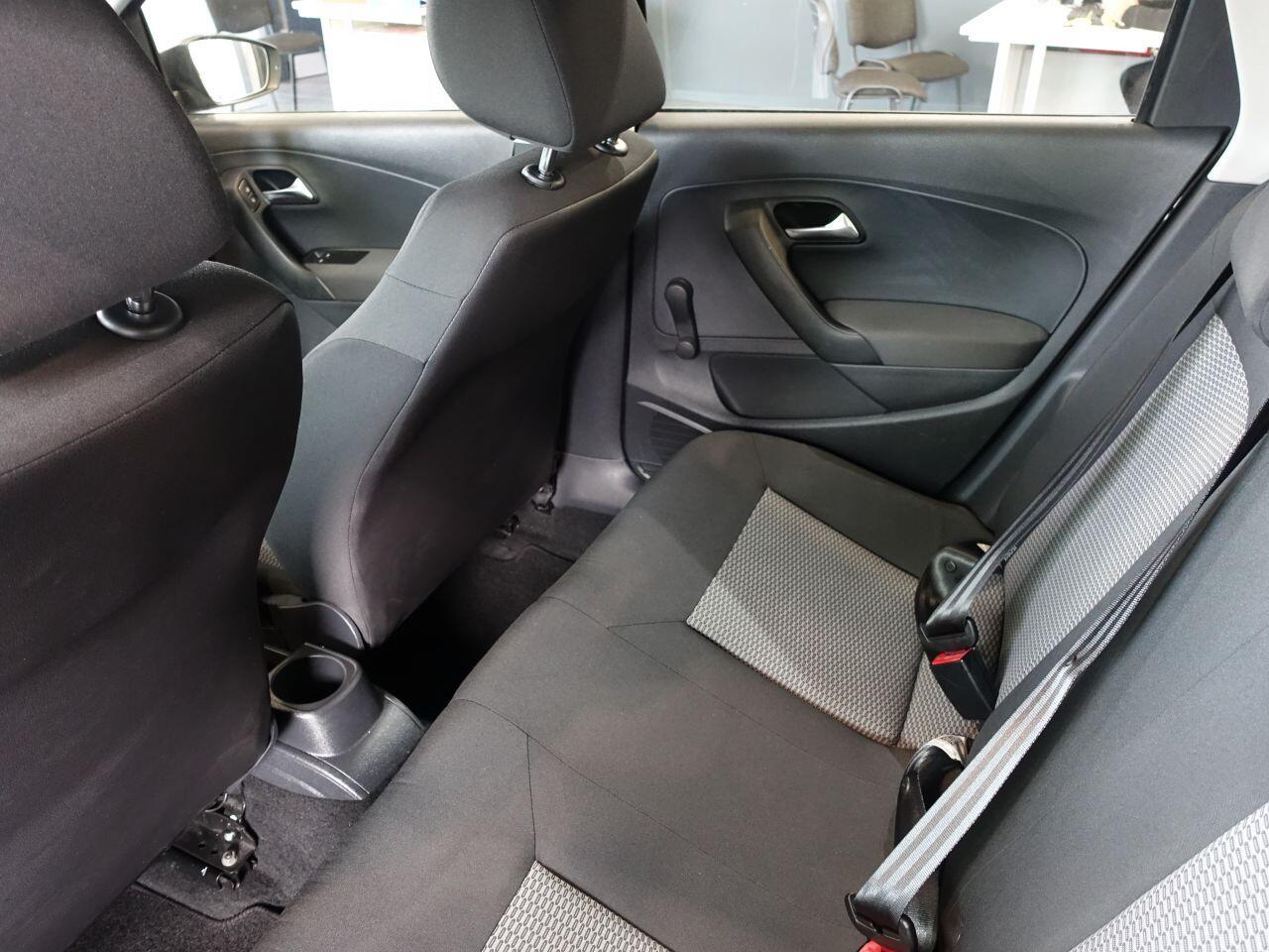 Volkswagen Polo - Image 15