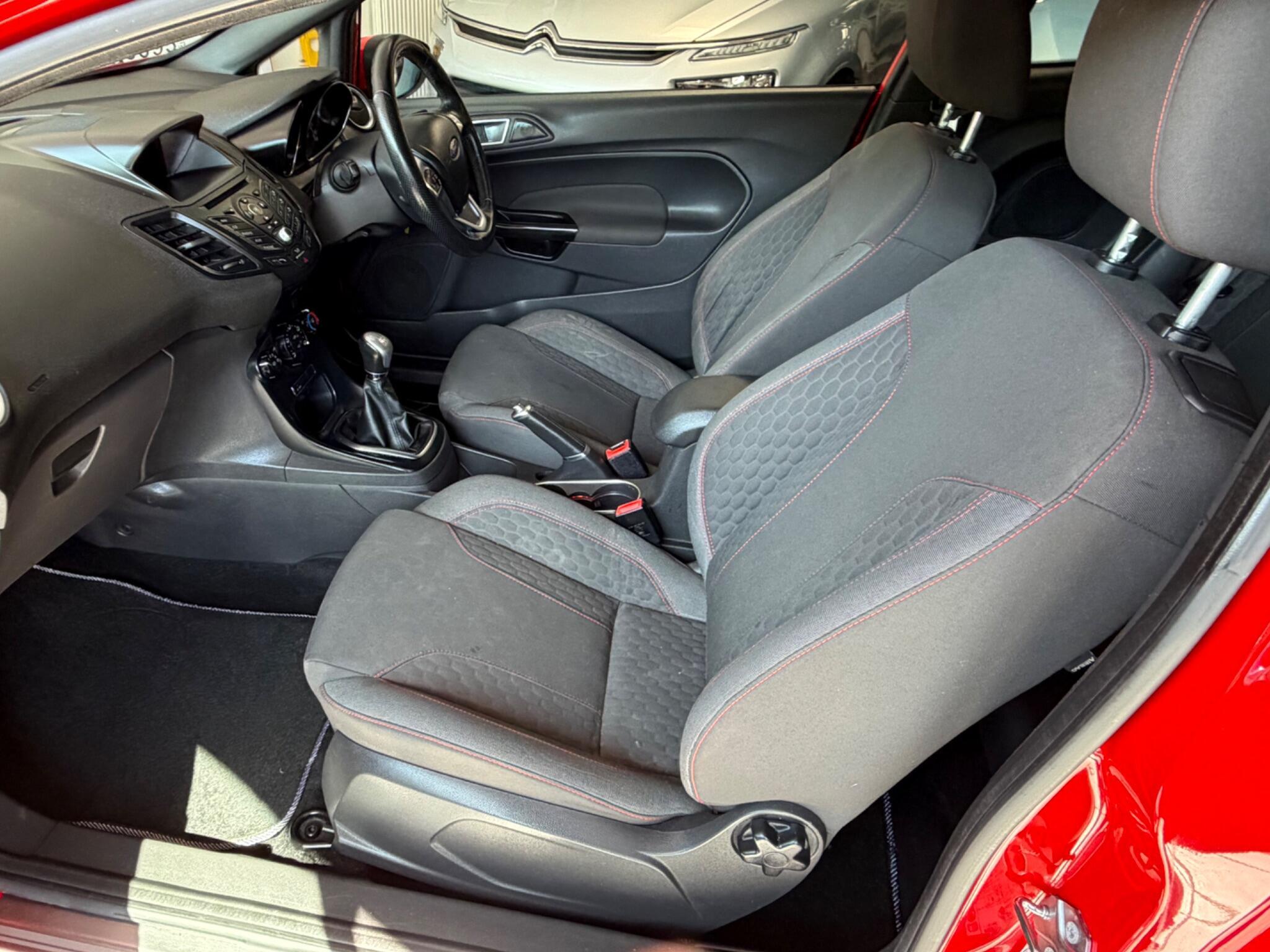 Ford Fiesta - Image 15