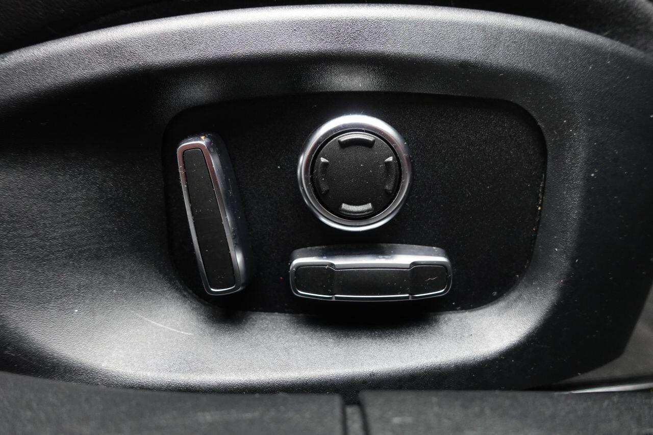 Jaguar XF - Image 15