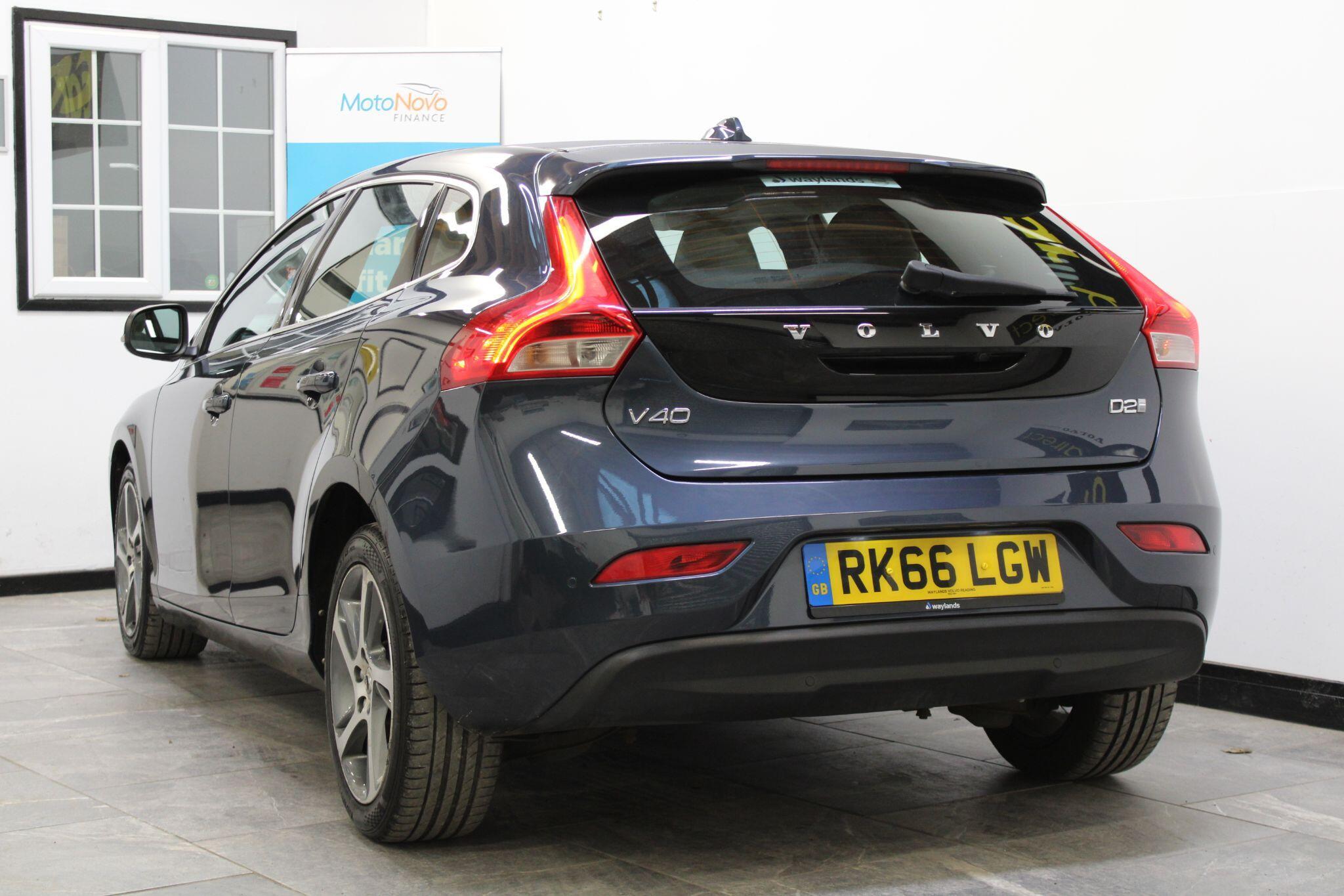 Volvo V40 - Image 16