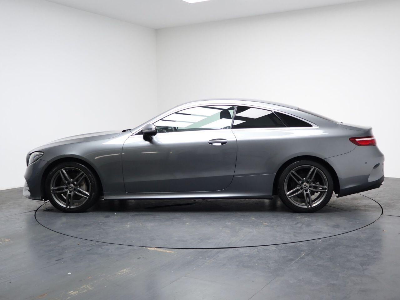 Mercedes-benz E-CLASS - Image 12