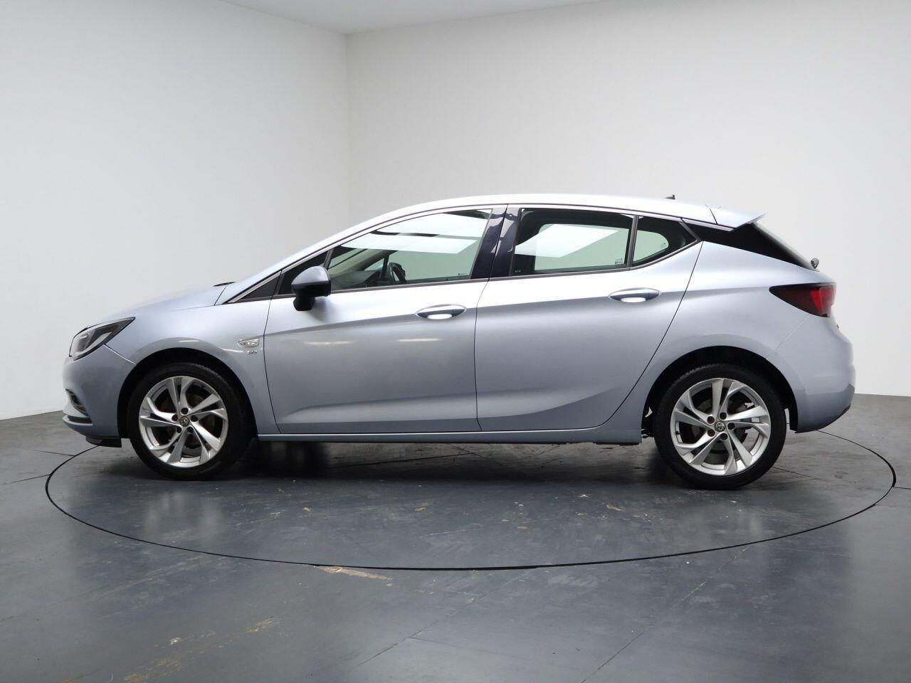 Vauxhall Astra - Image 8