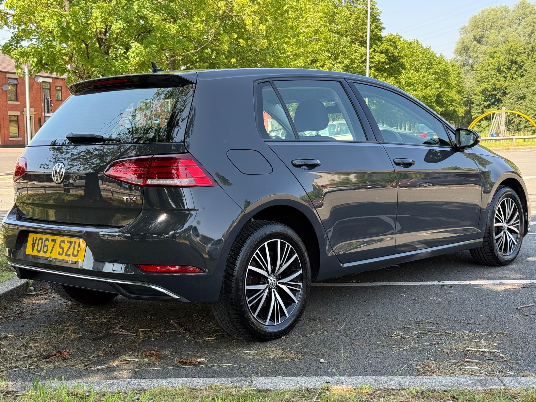 Volkswagen Golf - Image 8