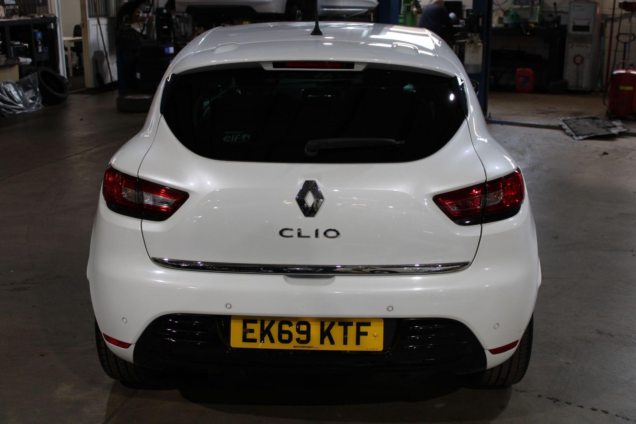 Renault Clio - Image 9