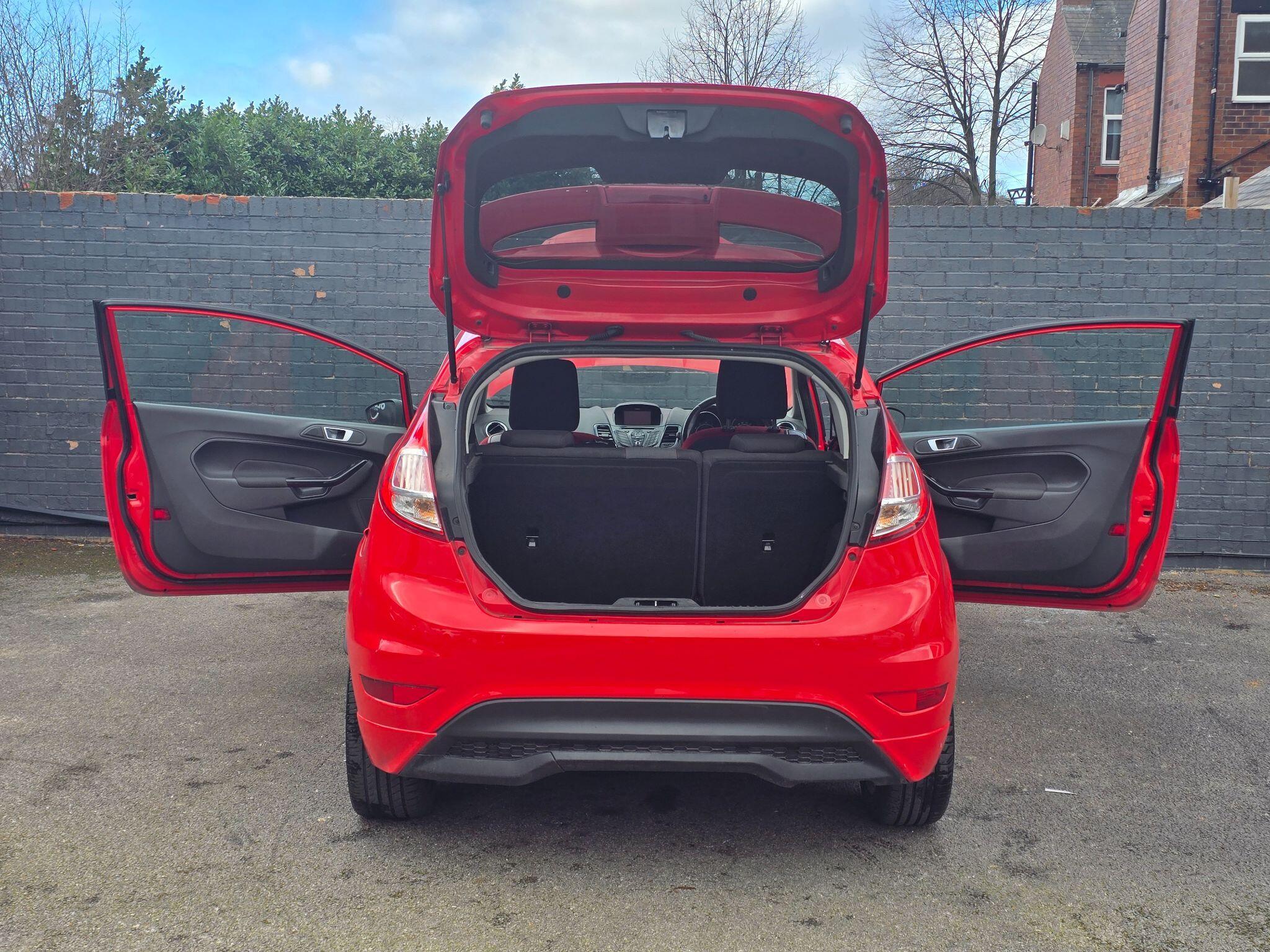 Ford Fiesta - Image 11