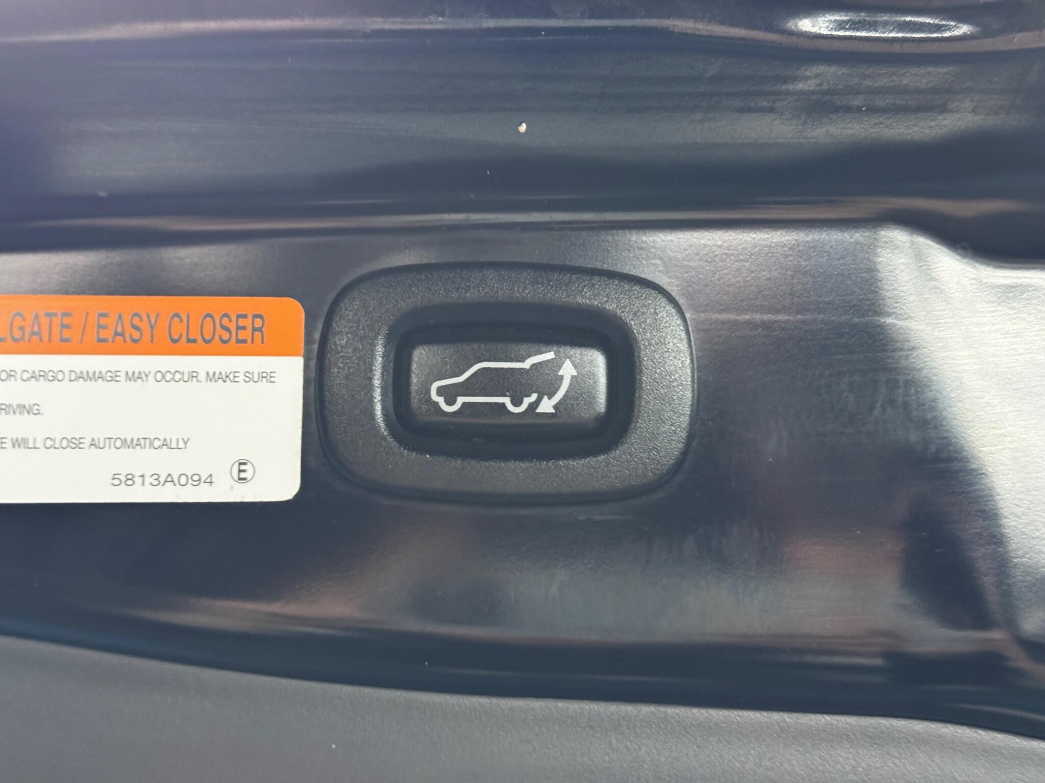 Mitsubishi Outlander - Image 35