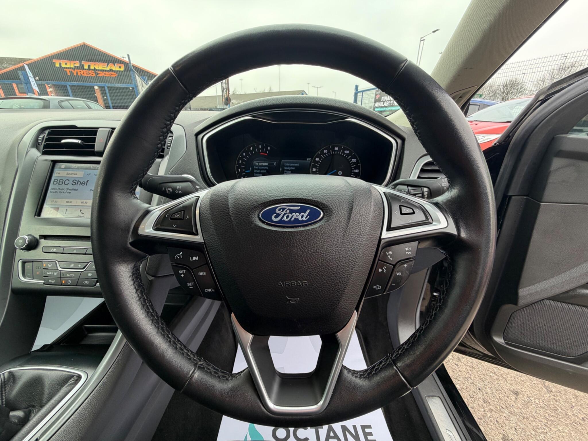 Ford Mondeo - Image 20