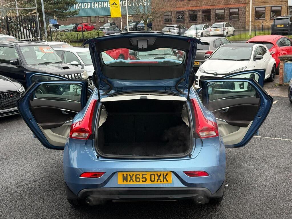 Volvo V40 - Image 22