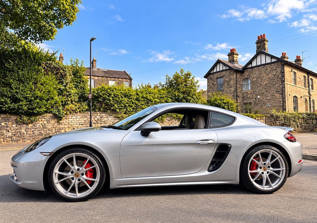Porsche 718 Cayman - Image 9