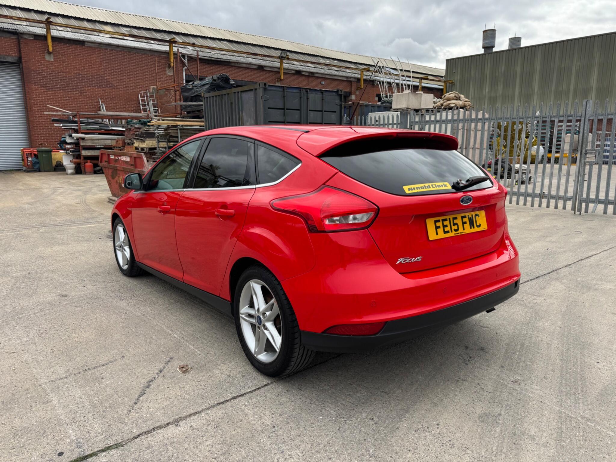 Ford Focus - Image 13