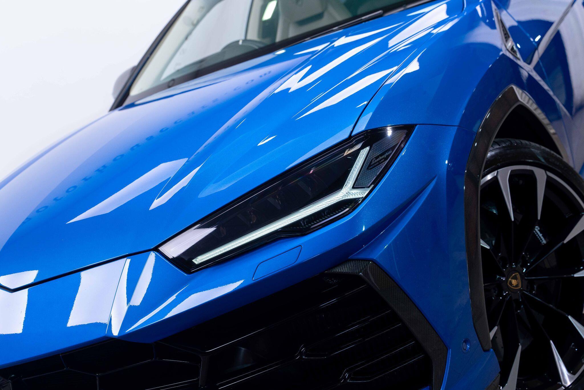 Lamborghini Urus - Image 18