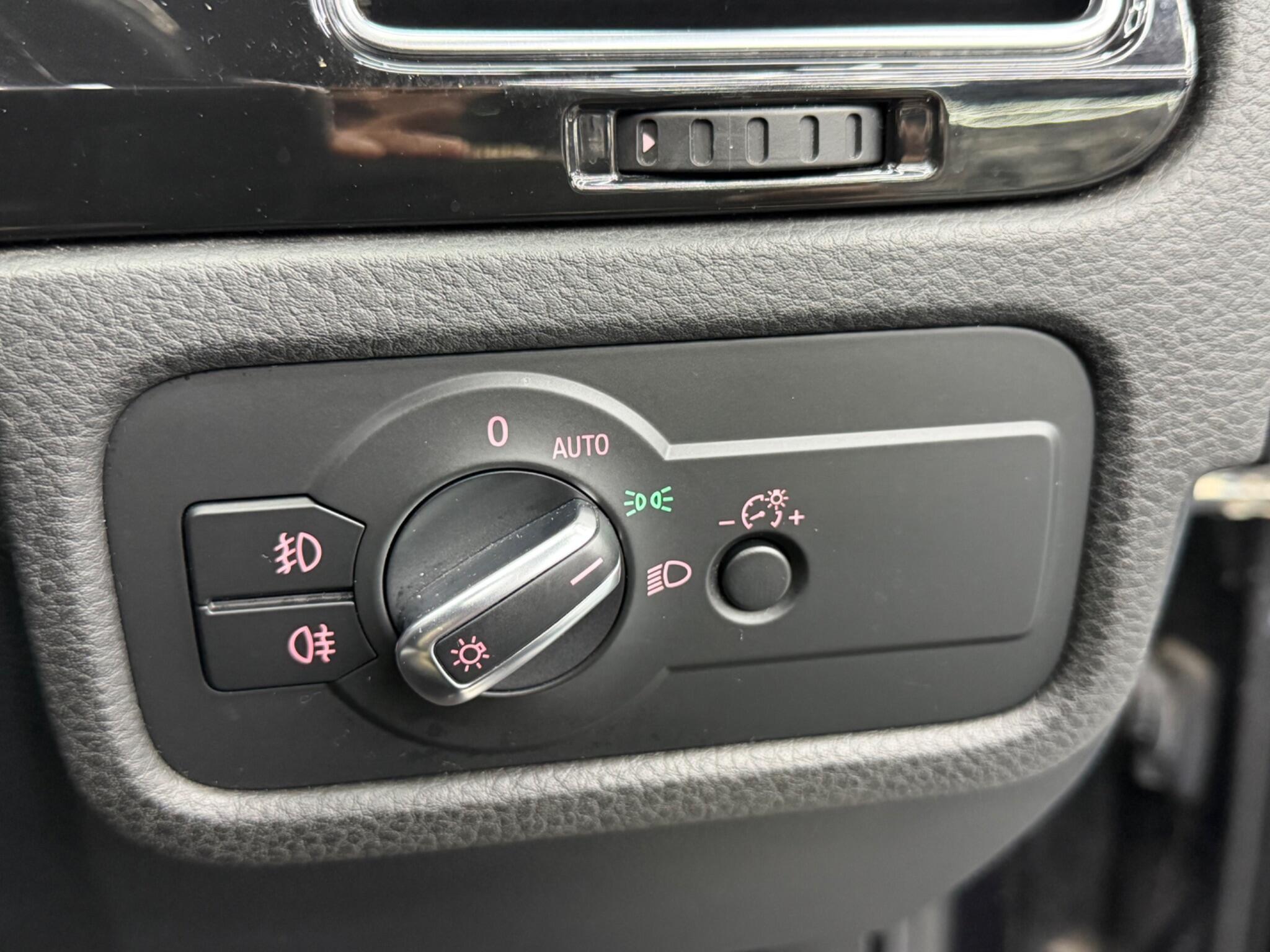 Volkswagen Touareg - Image 14