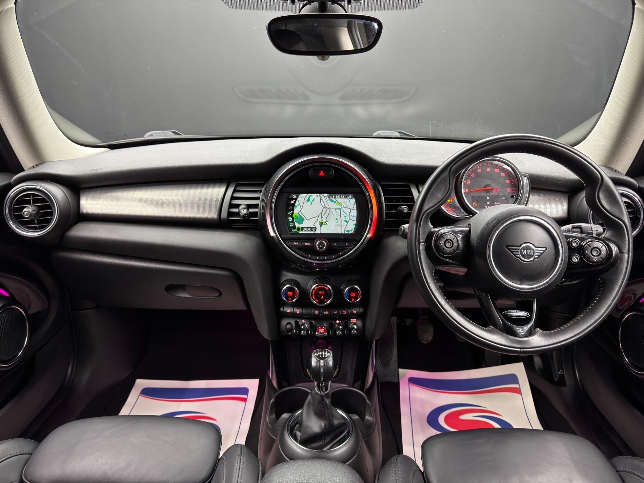 MINI Hatch - Image 10