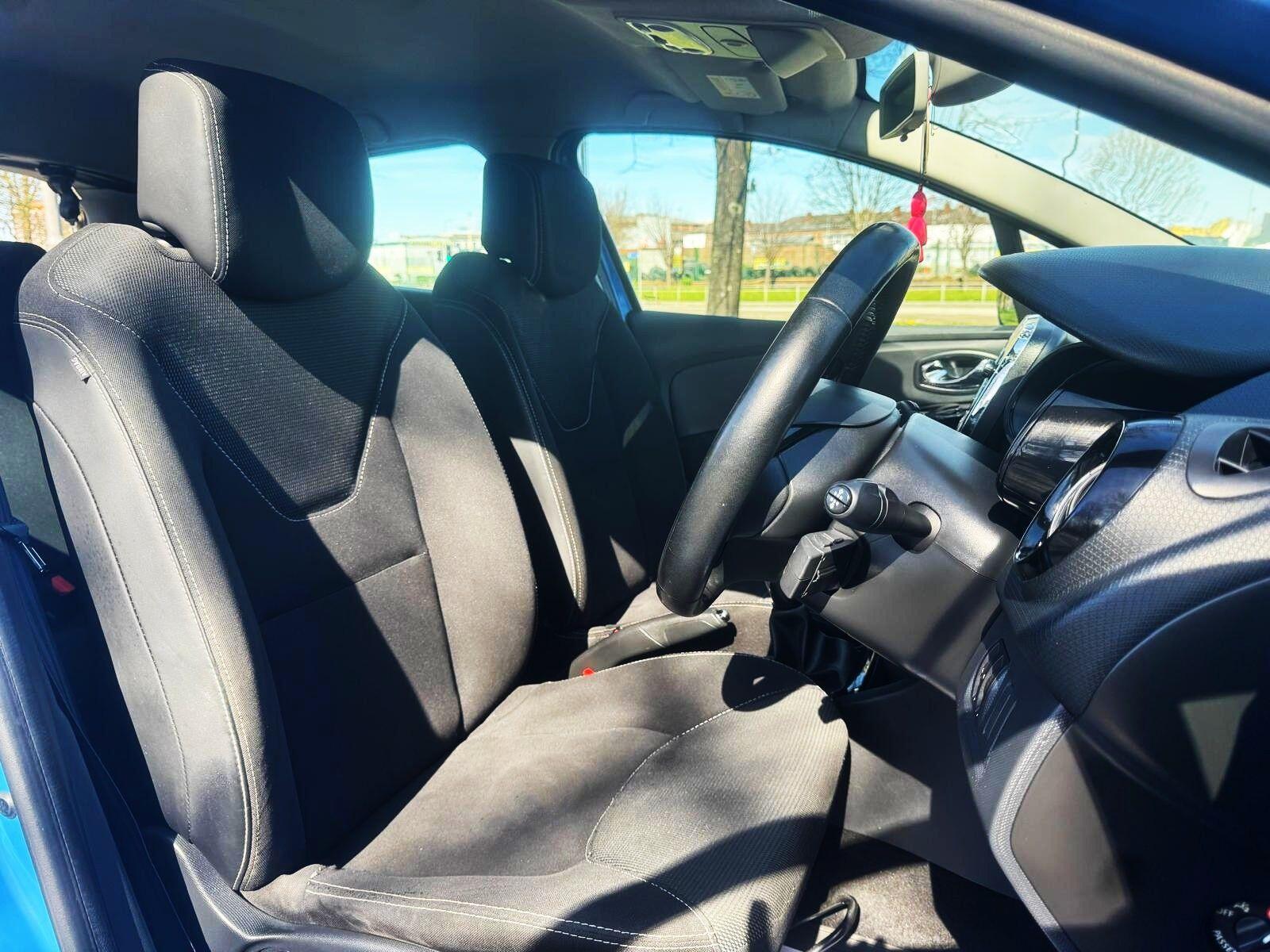 Renault Clio - Image 19