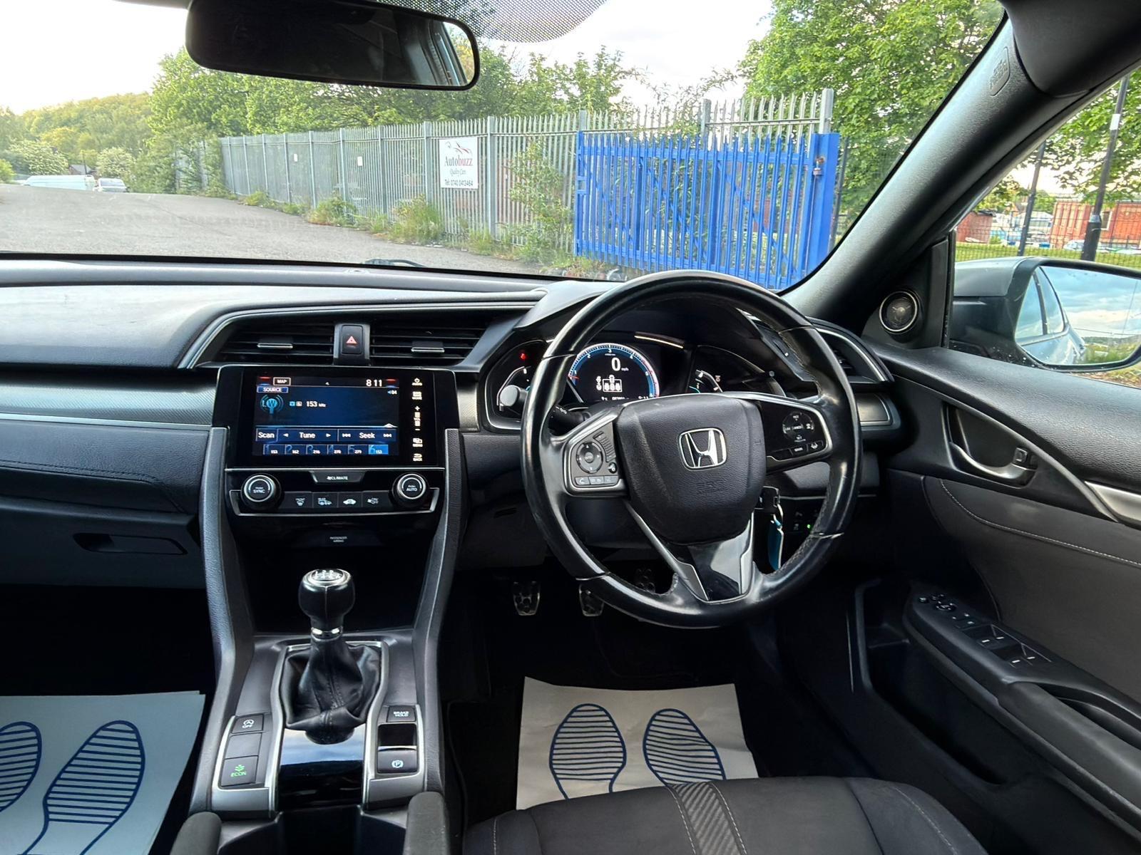 Honda Civic - Image 18