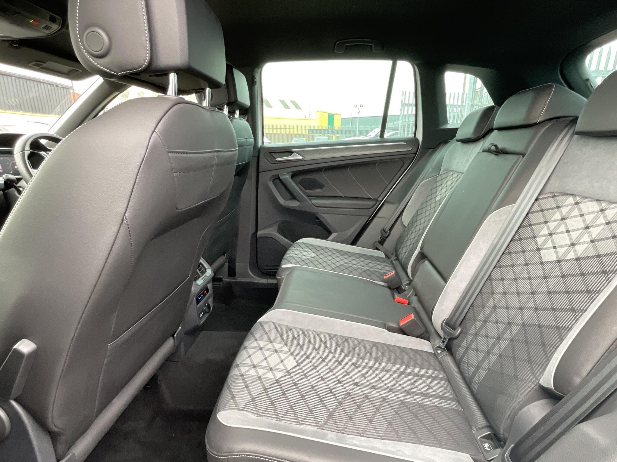 Volkswagen Tiguan - Image 13
