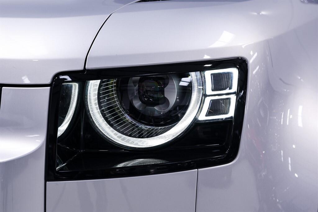 Land Rover Defender 110 - Image 8