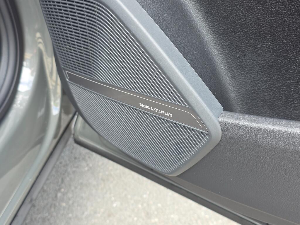 Audi SQ5 - Image 25