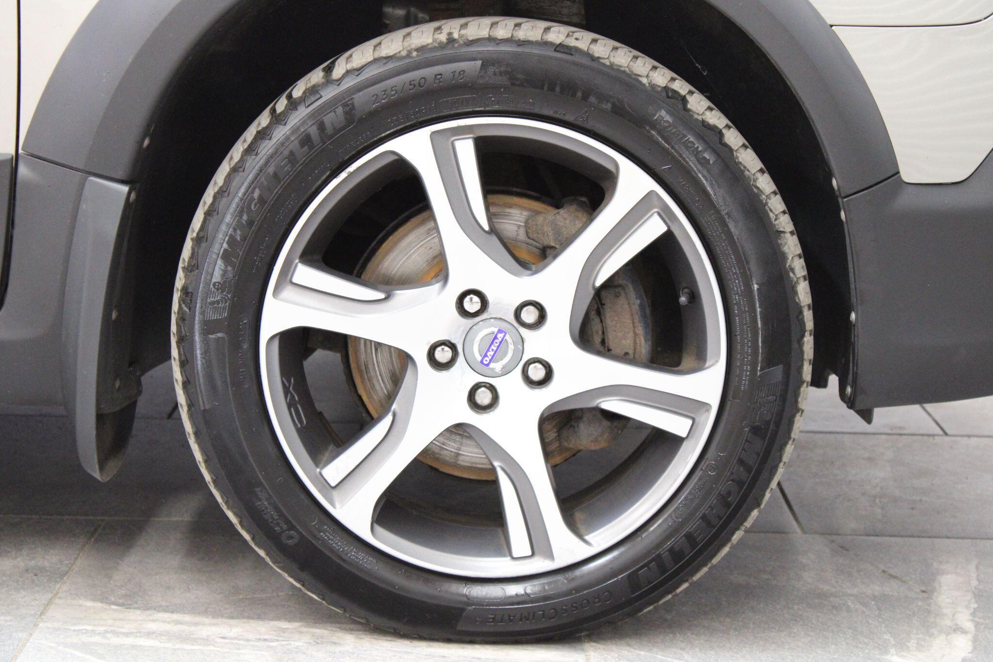 Volvo XC70 - Image 9
