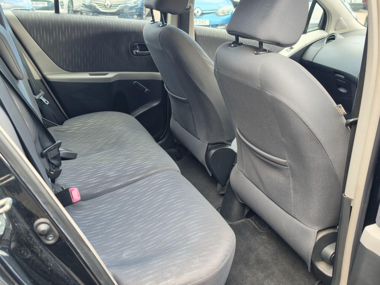 Toyota Yaris - Image 15