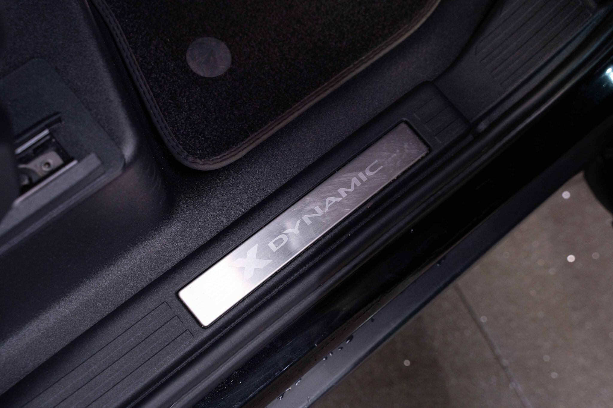 Land Rover Defender 110 - Image 41