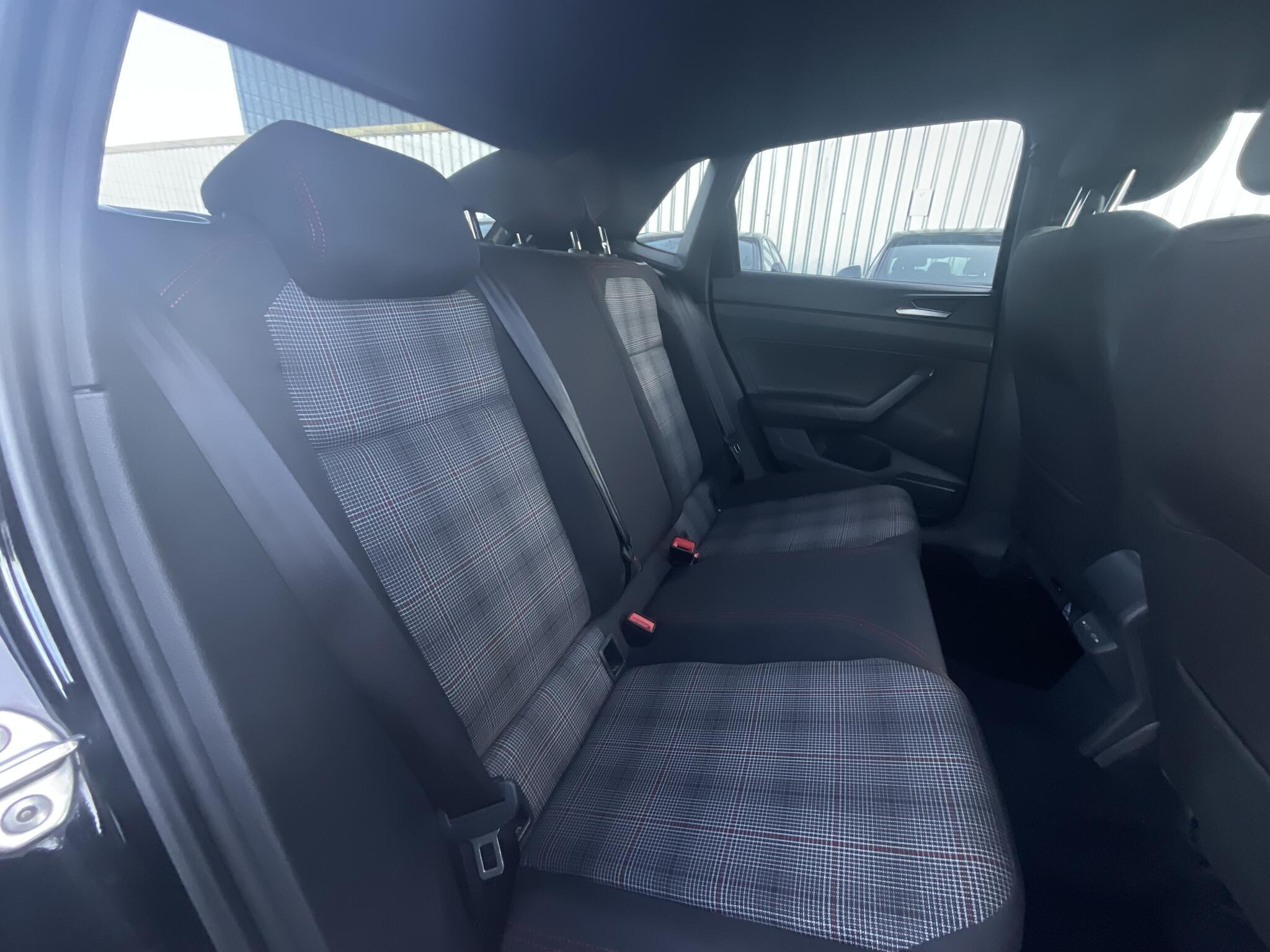 Volkswagen Polo - Image 11