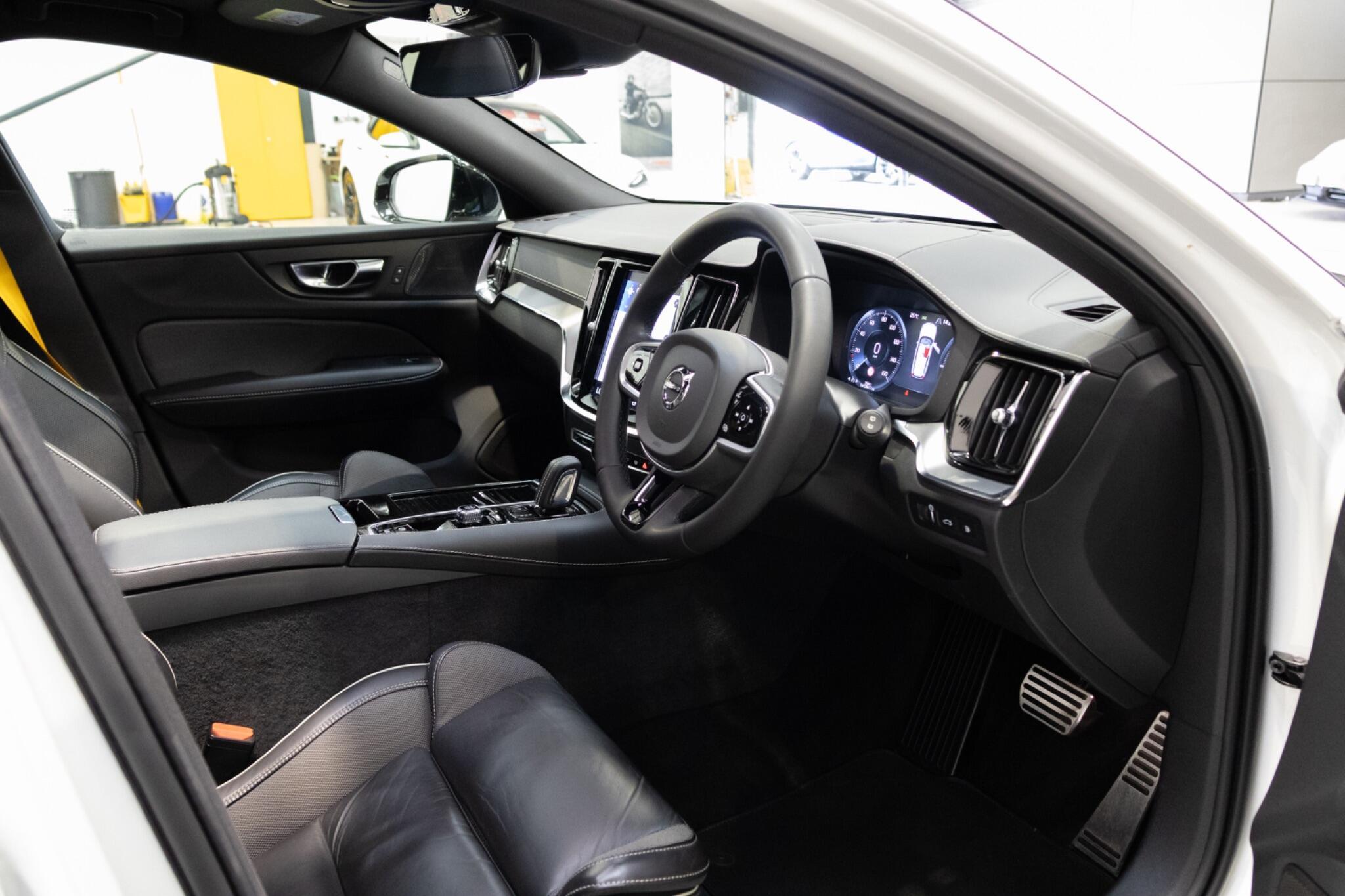 Volvo V60 - Image 12