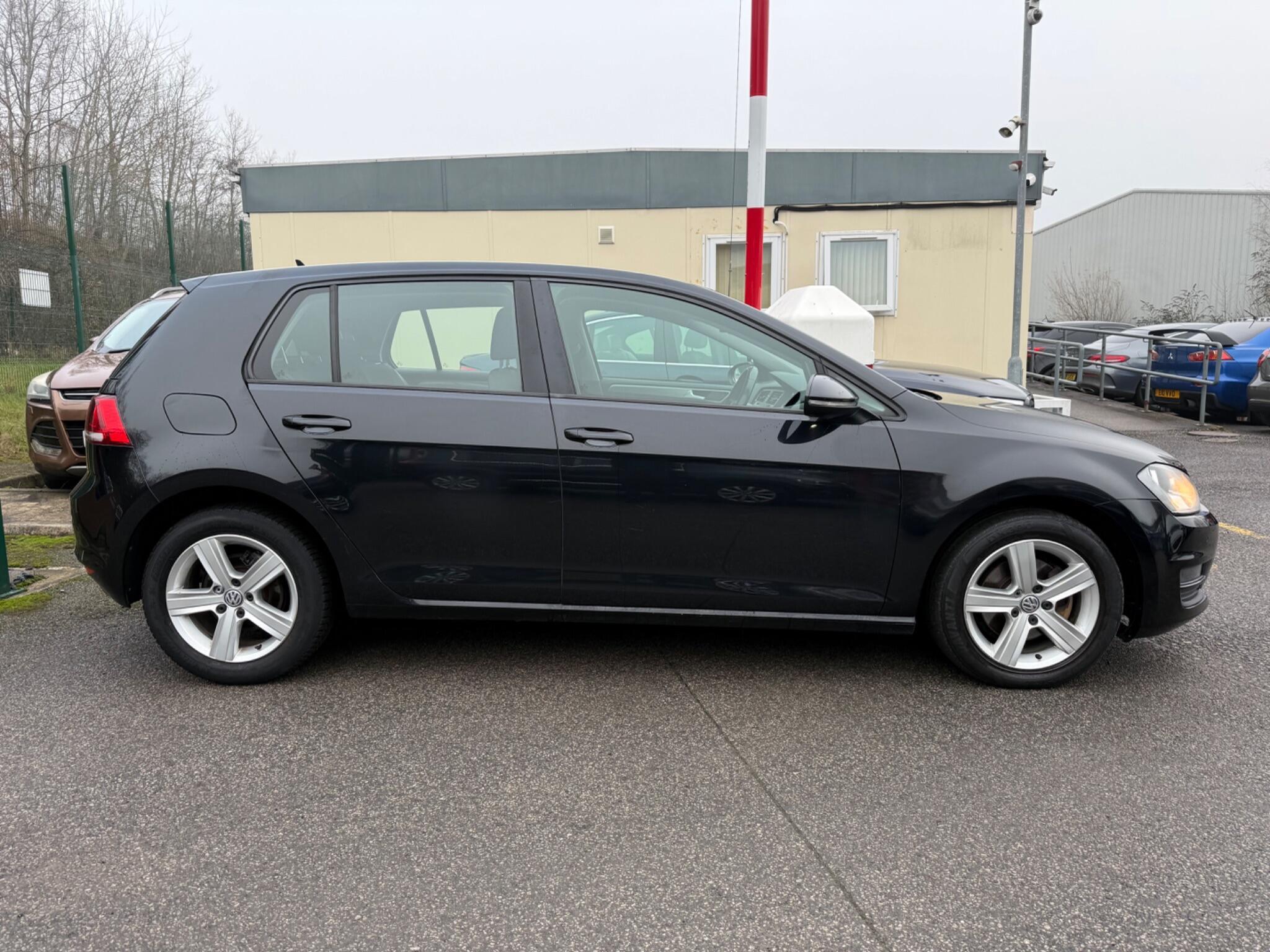 Volkswagen Golf - Image 14